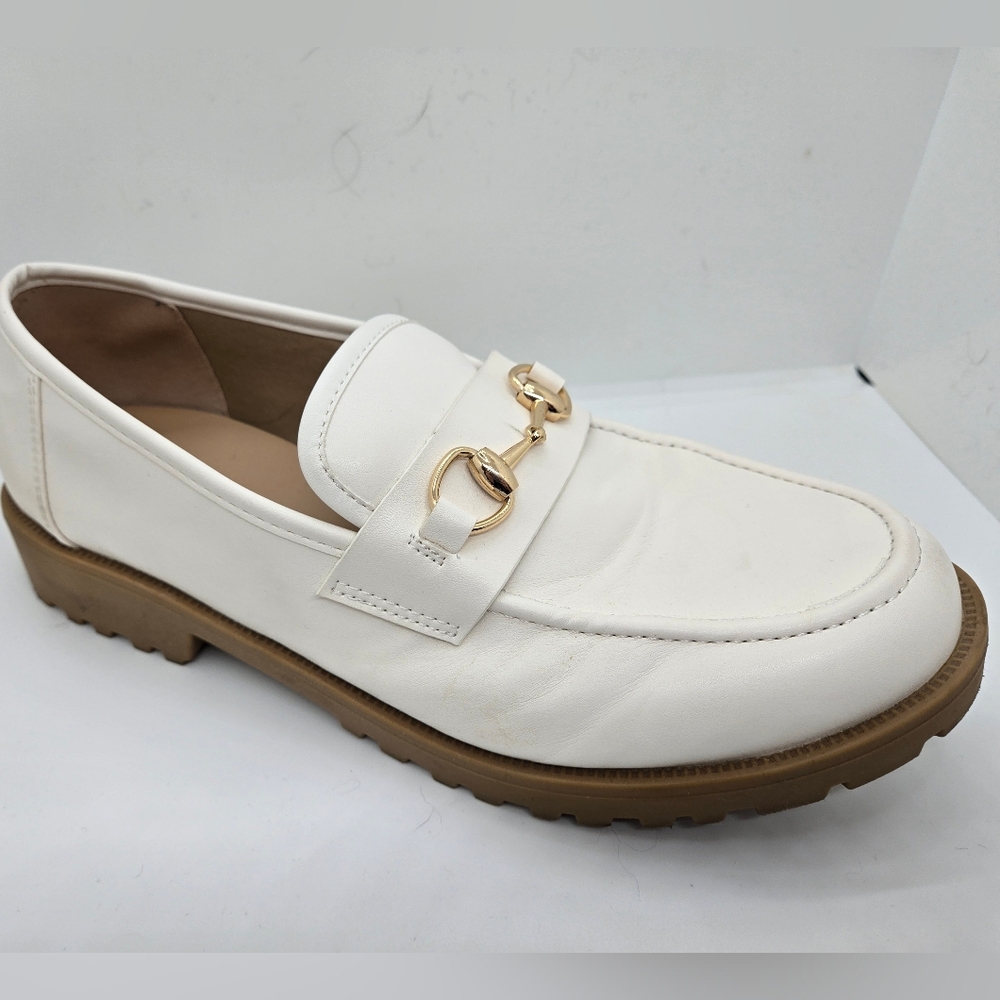 Sincerely Jules Cream & Gold Buckle Chunky Penny Loafer size 10